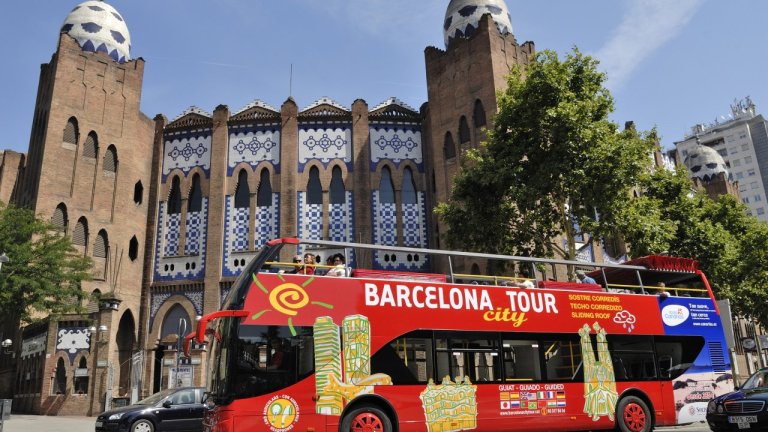 cheap tour package for Barcelona by Travkart